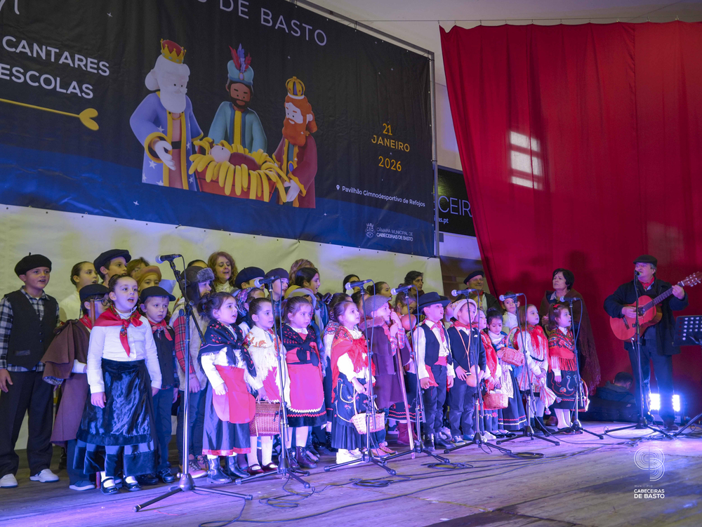 Escolas cantaram os Reis