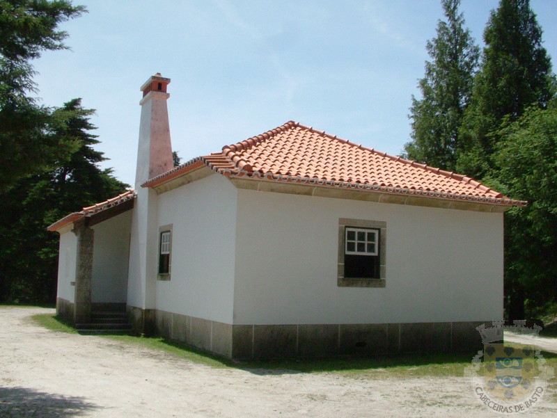 CASAS FLRESTAS DE APOIO AO TURISMO NA ZONA DE MONTANHA D (1).jpg