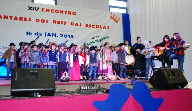 Leia mais sobre Mar de gente ouviu crianças cantar os reis no Pavilhão Desportivo de Refojos