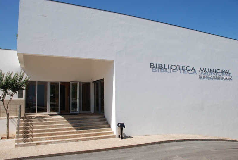 Biblioteca Municipal Dr. António Teixeira de Carvalho